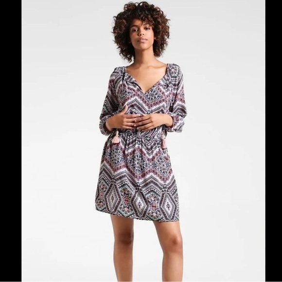 Seafolly Dresses & Skirts - Seafolly Australia Women’s Indian Summer Split Neck Tassel Mini Dress Size S